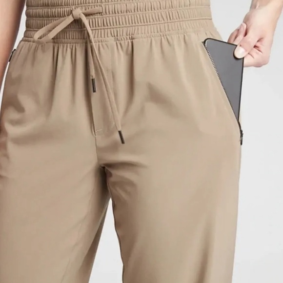 Athleta Camden Neutral Tan Size: 2 - Picture 7 of 10